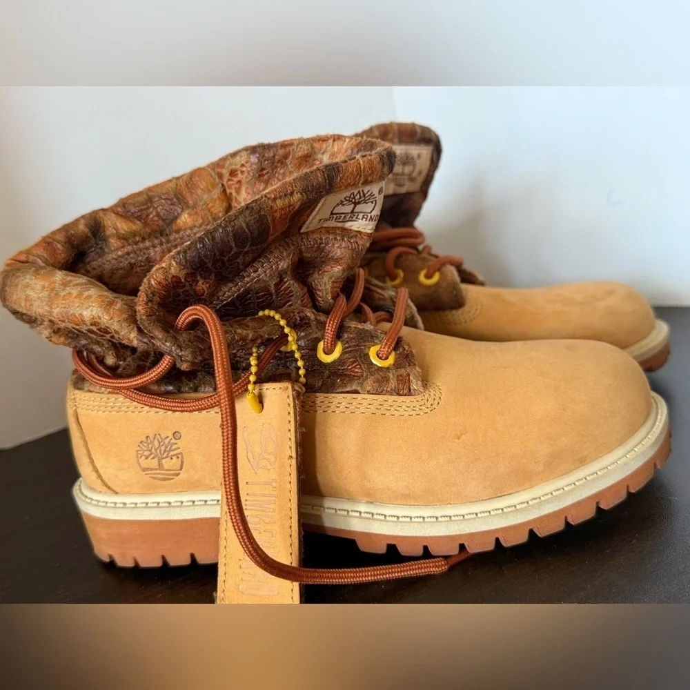 Timberland Kids Brown and Tan Boots kids size 2.5 worn once